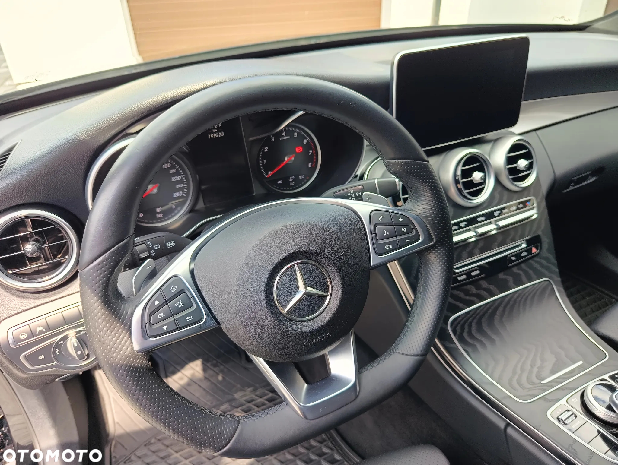 Mercedes-Benz Klasa C 200 4-Matic 9G-TRONIC - 28