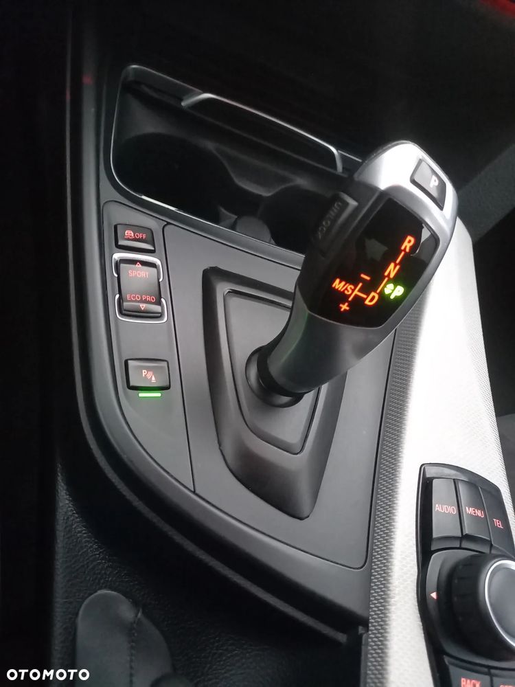 BMW Seria 3 318d M Sport Shadow - 8