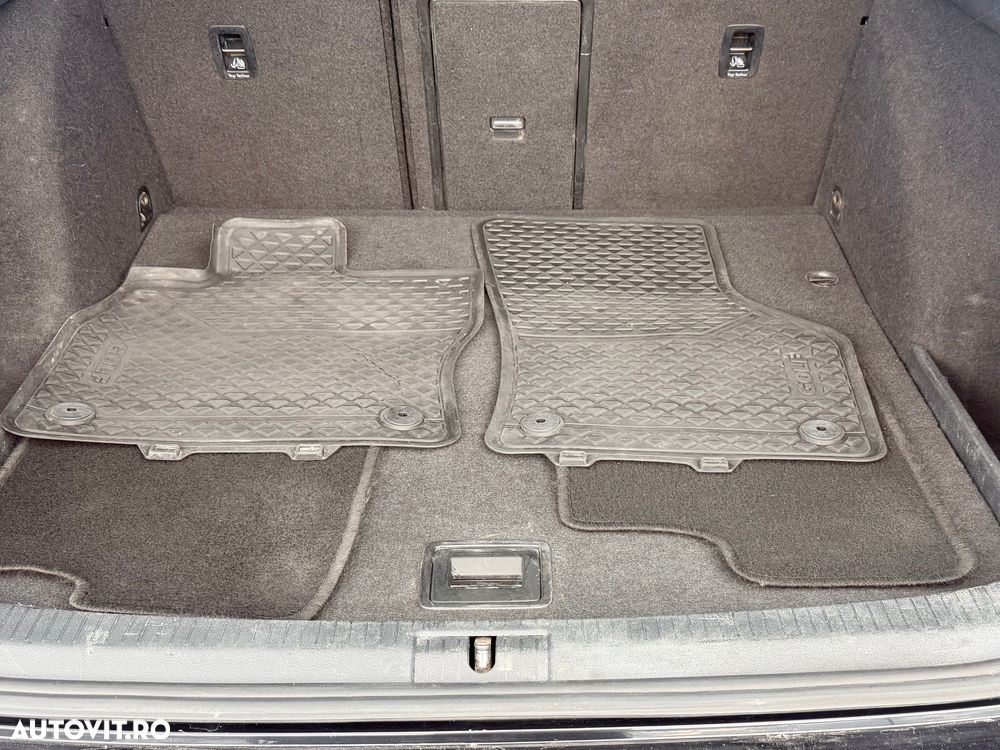 Volkswagen Golf 1.6 TDI BlueMotion Technology Cup - 19