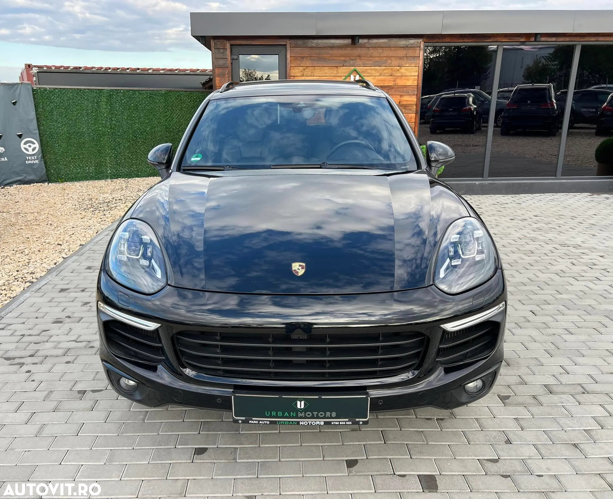 Porsche Cayenne 3.0 L - 12