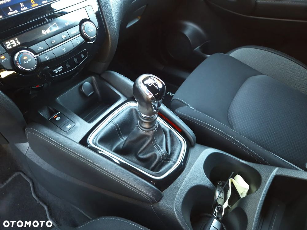 Nissan Qashqai 1.3 DIG-T N-Connecta - 18