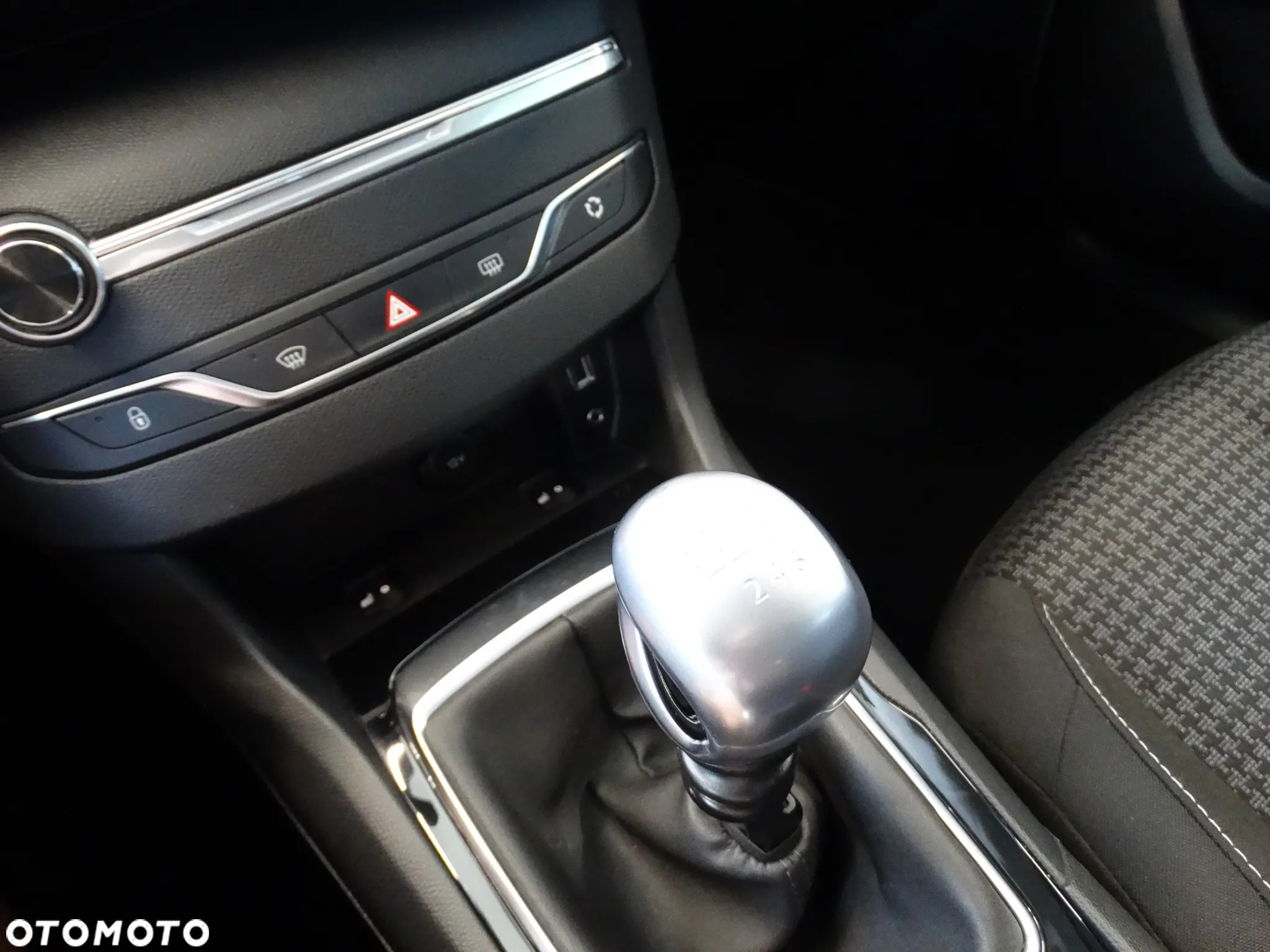 Peugeot 308 1.2 PureTech Style S&S - 24