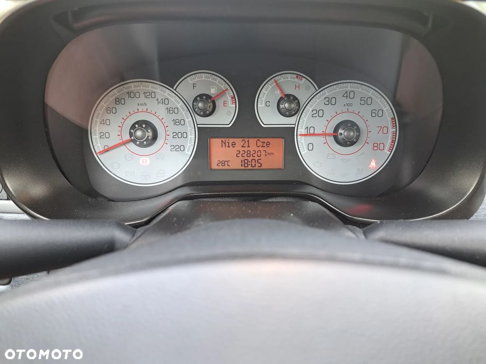 Fiat Grande Punto - 7