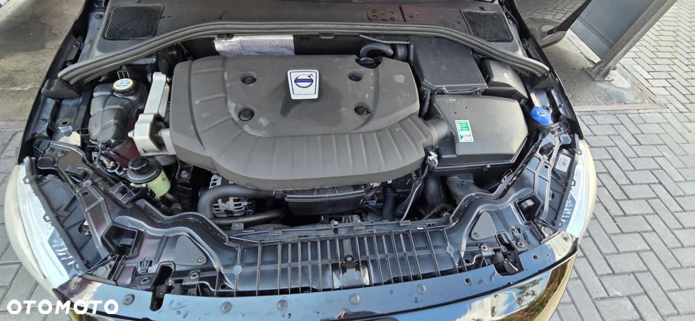 Volvo V60 D4 Geartronic Momentum - 37