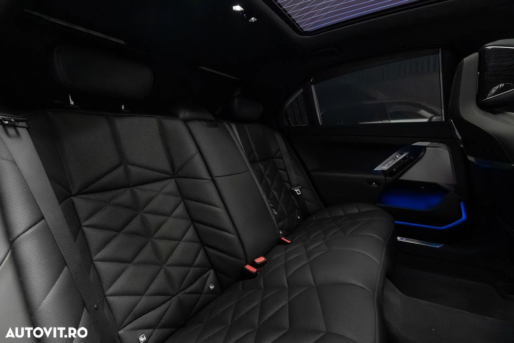 BMW Seria 7 740d xDrive MHEV - 10