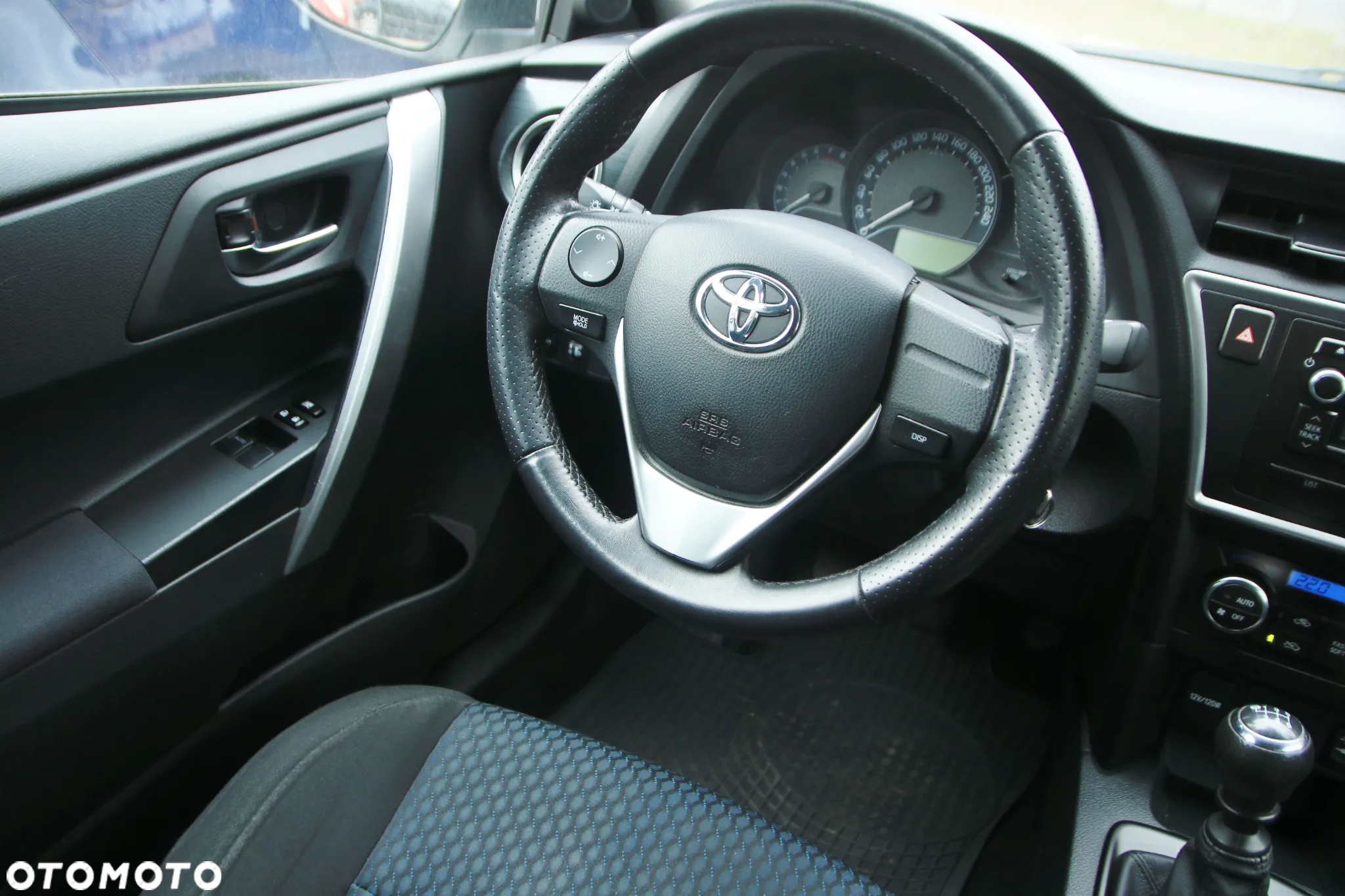 Toyota Auris - 16