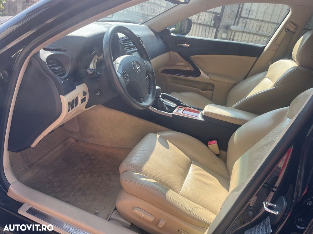 Lexus Seria IS 220d Luxury Line - 13