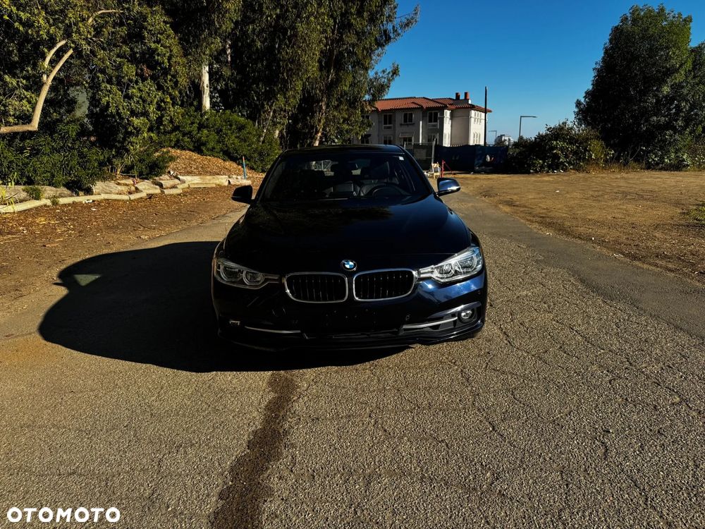 BMW Seria 3 330i Sport Line sport - 12