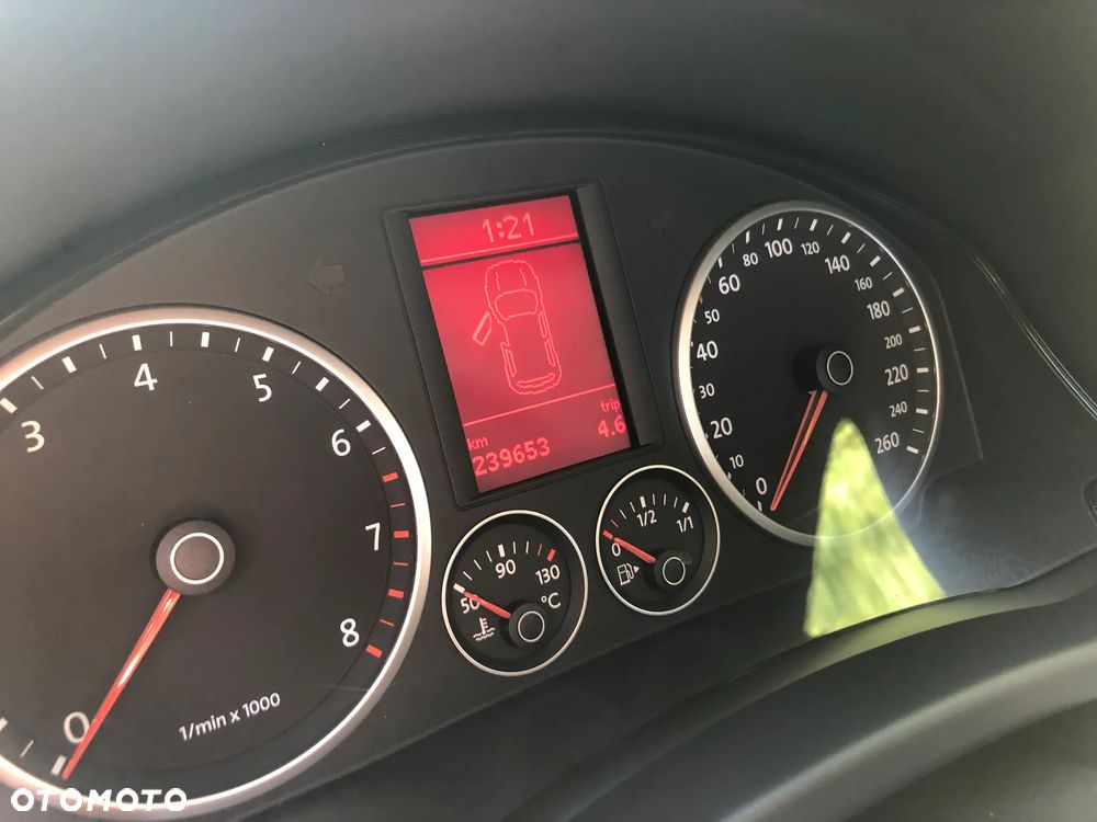 Volkswagen Tiguan - 11