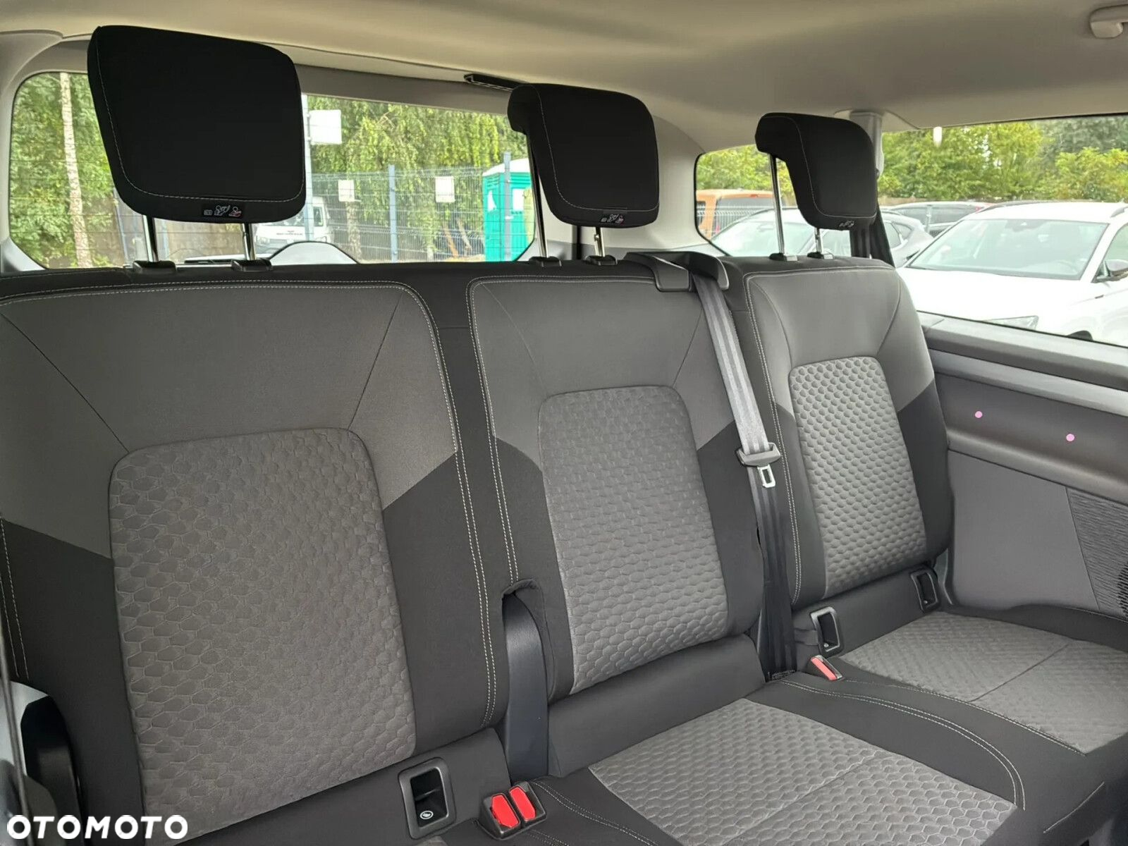 Volkswagen Caravelle - 17