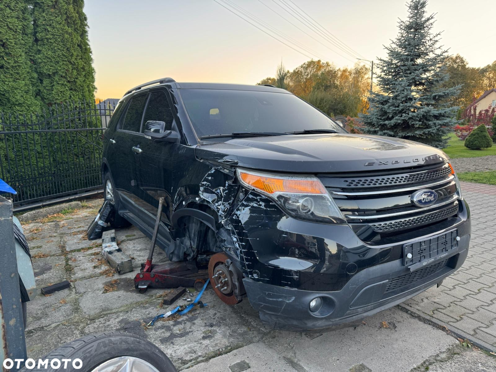 Ford Explorer - 3