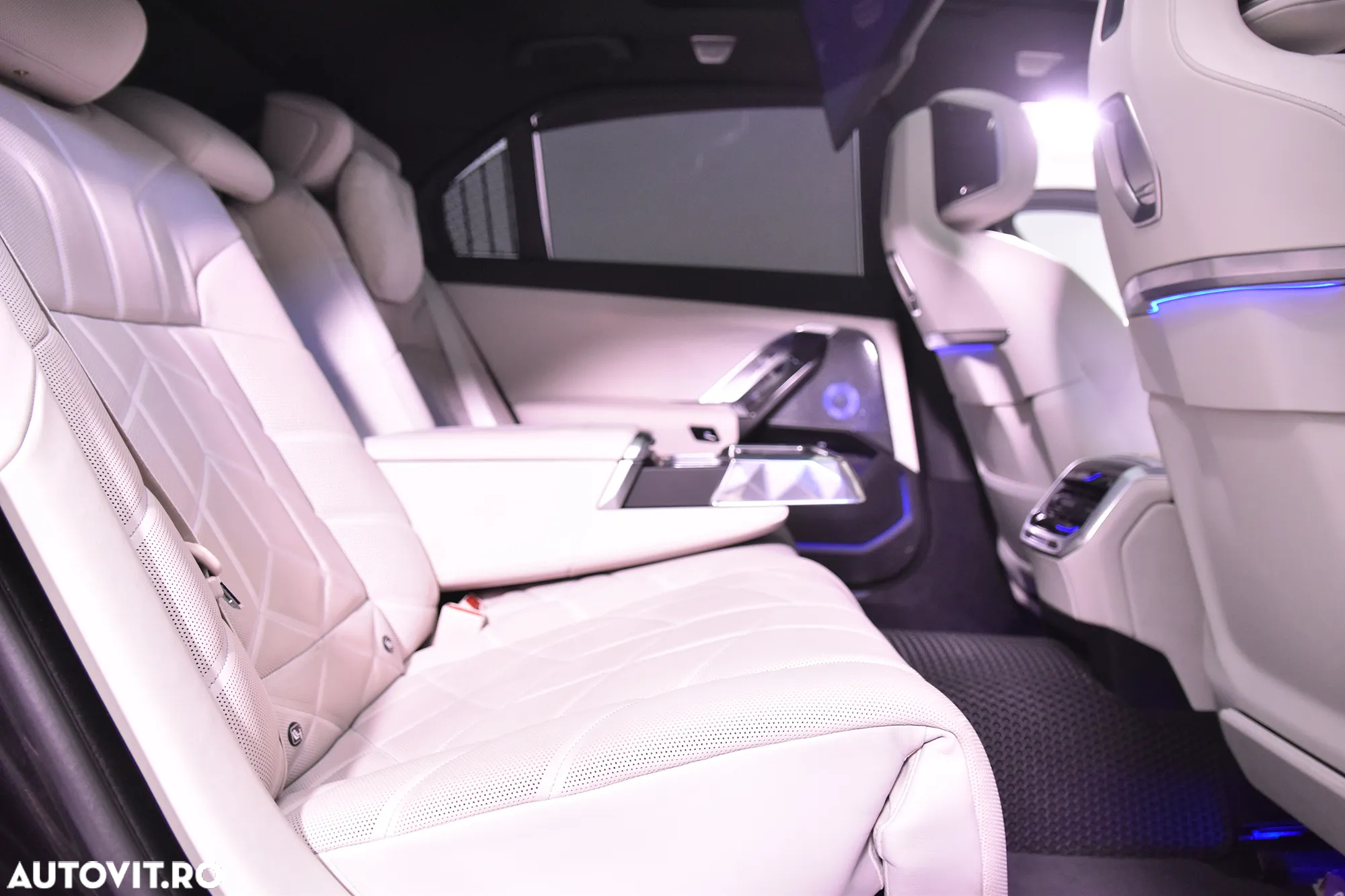BMW Seria 7 750e xDrive AT PHEV - 12