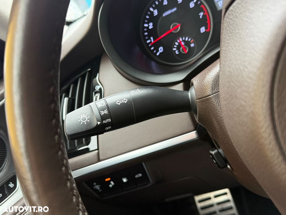 Kia Stinger - 22