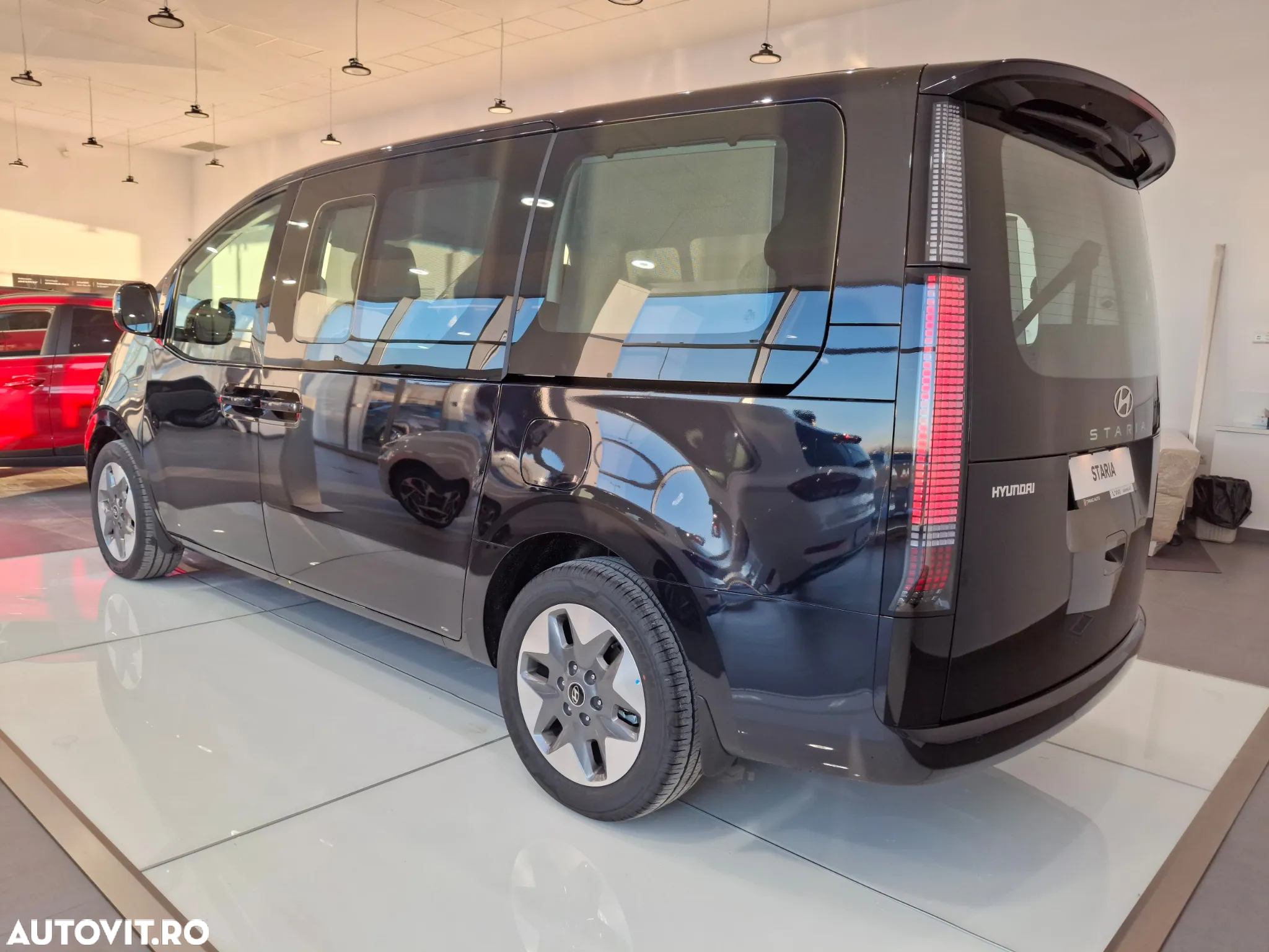 Hyundai Staria 1.6I 215CP 6AT 9 locuri HEV Premium - 4