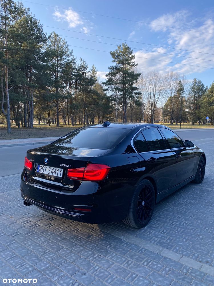 BMW Seria 3 330i xDrive Luxury Line - 7