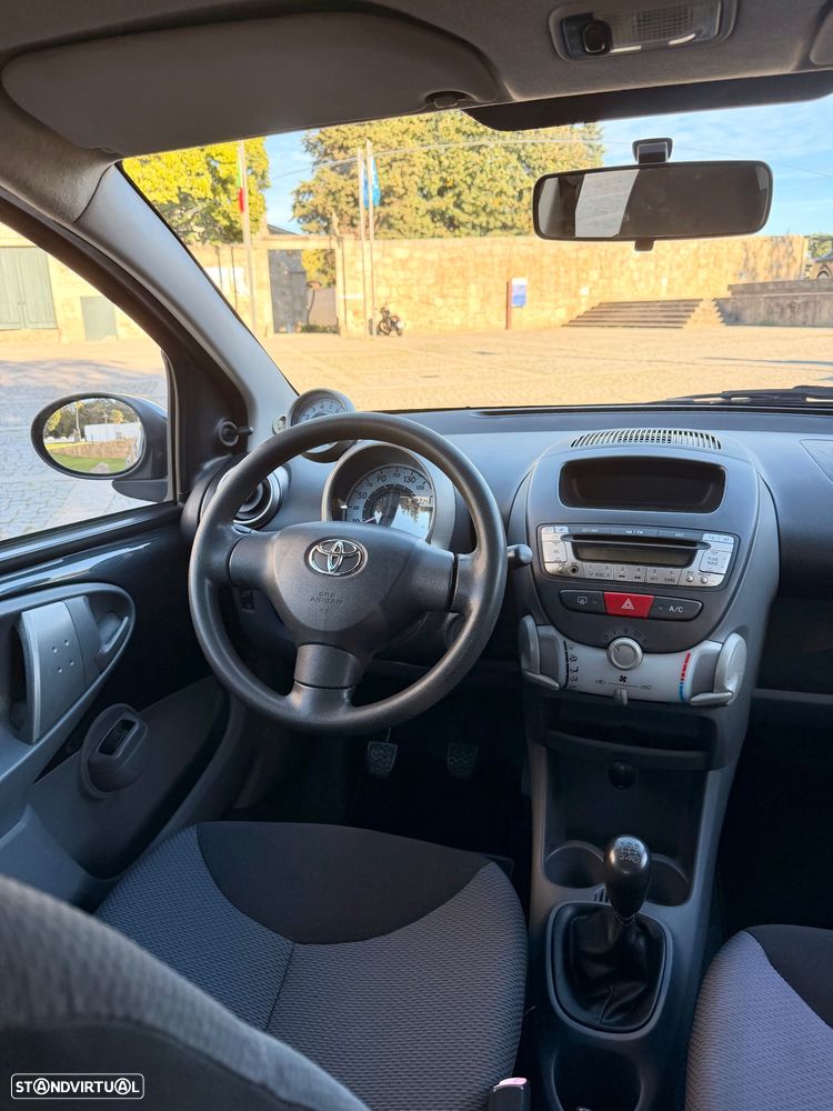 Toyota Aygo 1.0 + AC - 13