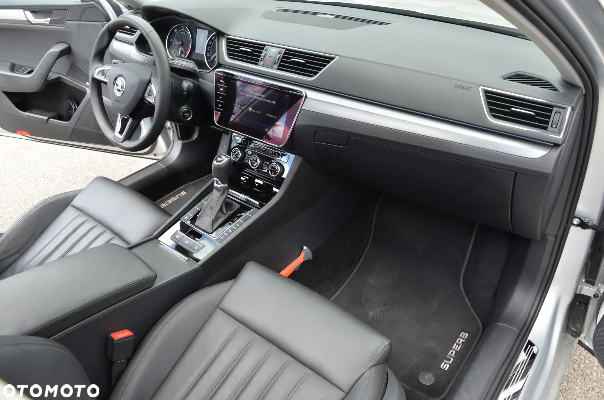Skoda Superb 2.0 TDI L&K DSG - 22
