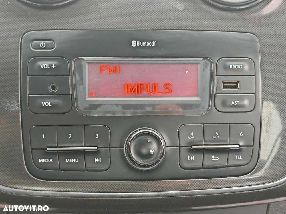 Dacia Logan SCe 75 Ambiance - 12