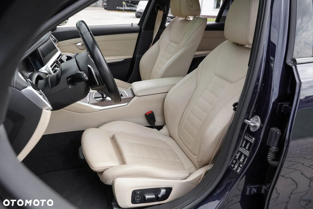 BMW Seria 3 330d xDrive mHEV M Sport - 26