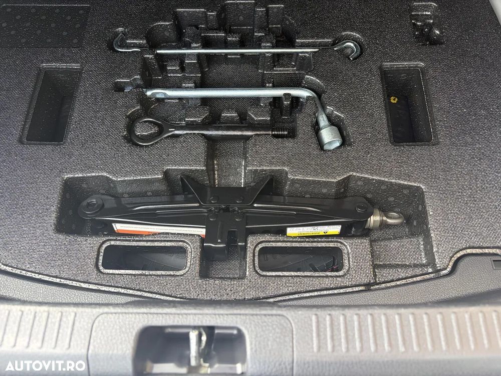 Toyota Camry 2.5 Dynamic - 29