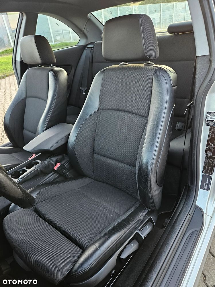 BMW Seria 1 120d DPF - 10