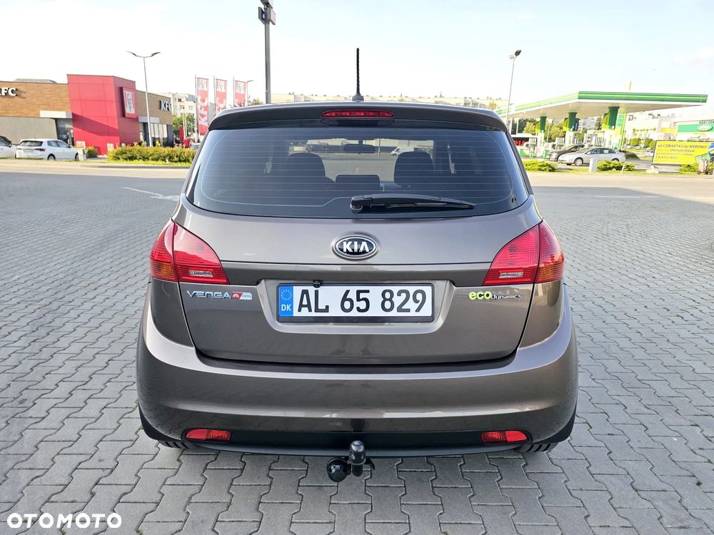 Kia Venga 1.6 CVVT Black Collection - 8