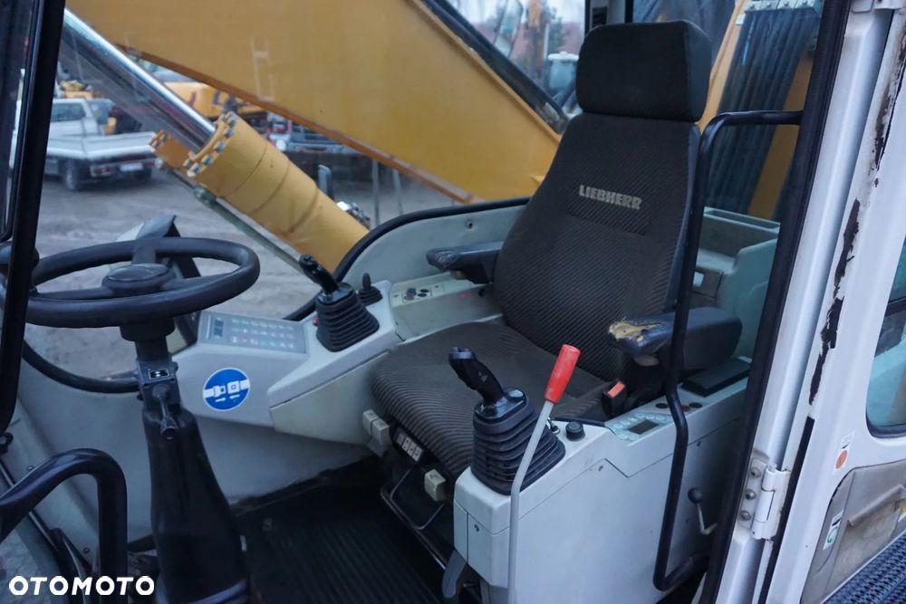 Liebherr A 924C - 16