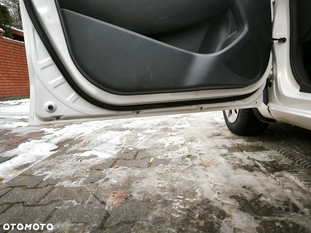 Kia Rio 1.1 CRDI Attract - 25