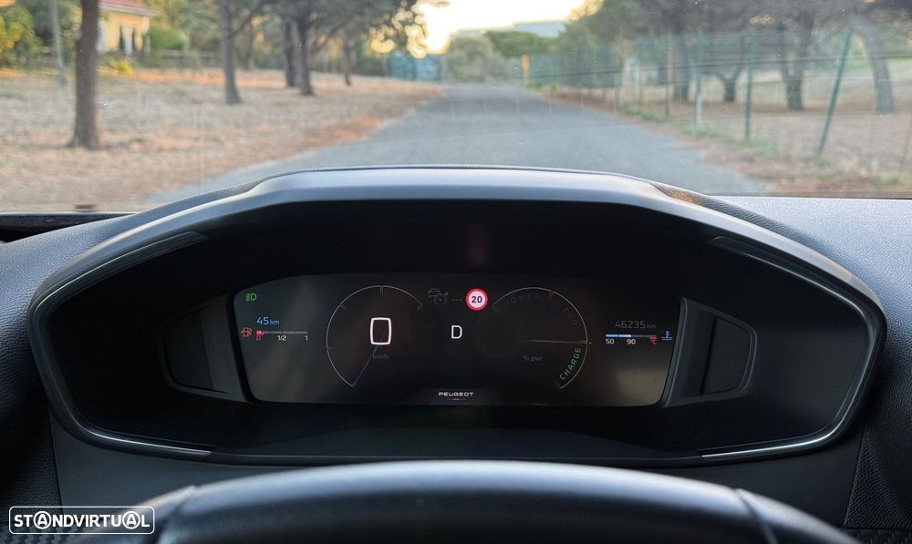 Peugeot 2008 1.2 Hybrid Allure e-DCS6 - 48