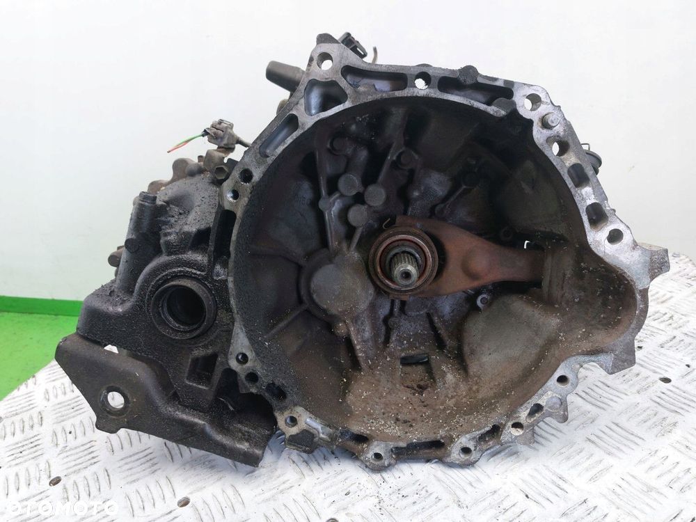 Skrzynia biegów Manualna Toyota Yaris  II 2005-2011 1.4 D4D 90KM S70502845 - 1