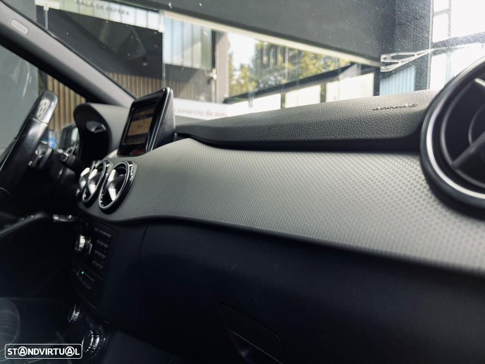 Mercedes-Benz B 180 CDI BlueEFFICIENCY Aut. - 34