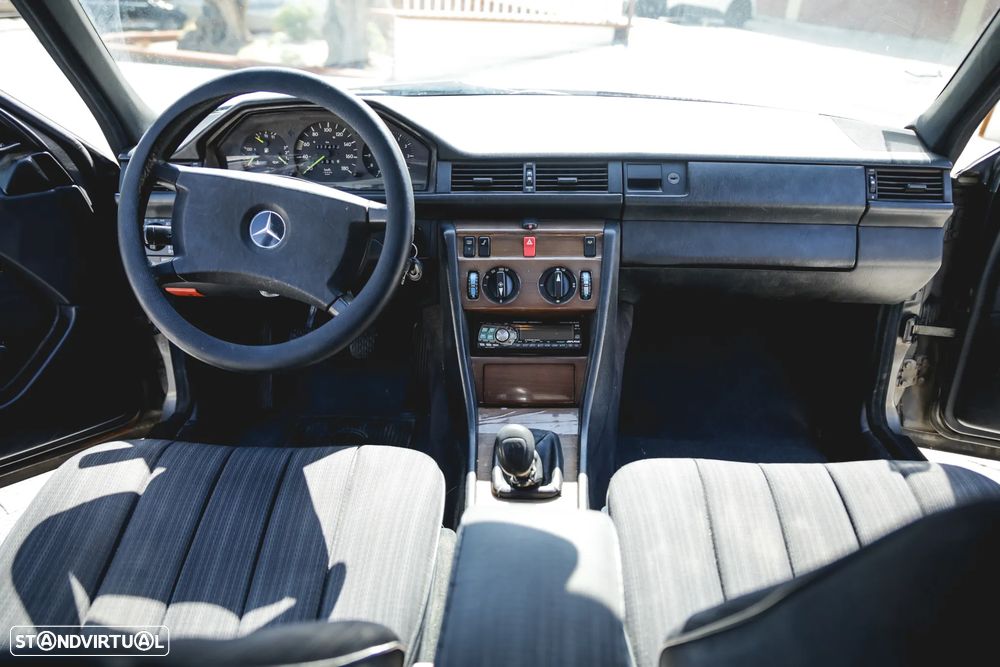 Mercedes-Benz W124 (1984-1997) 200 D - 3