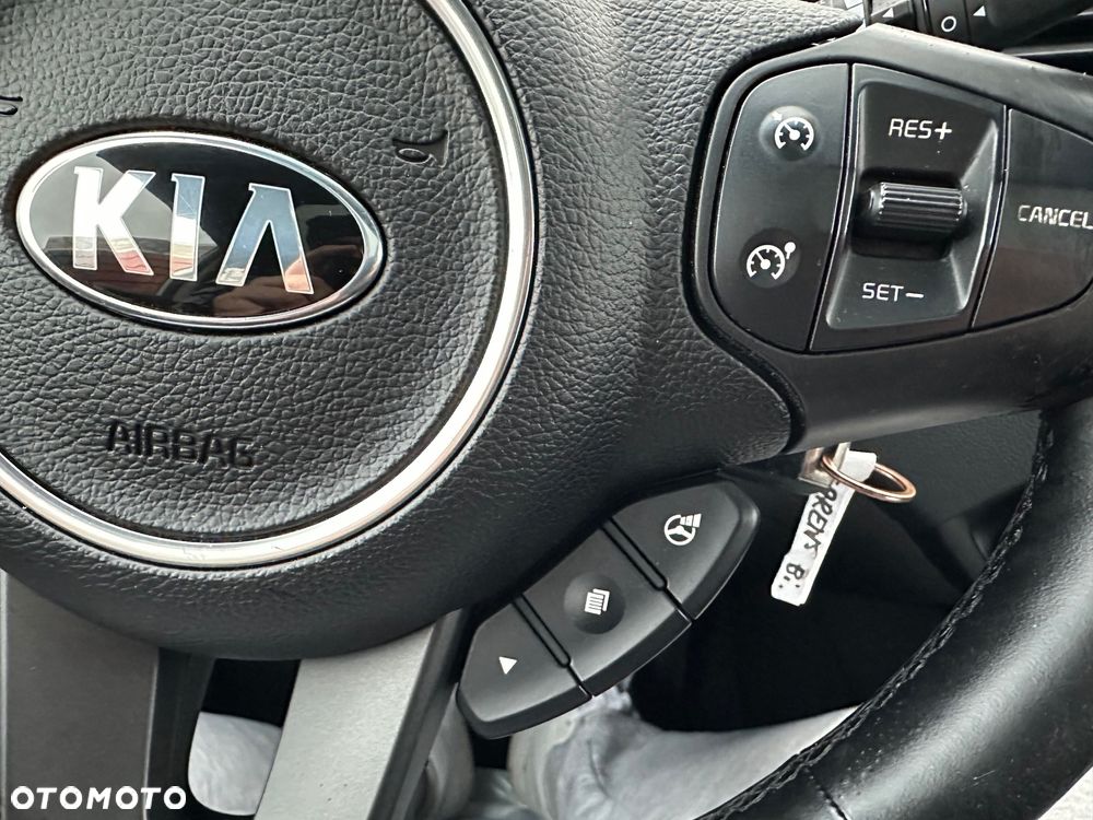 Kia Carens 1.7 CRDi XL - 28