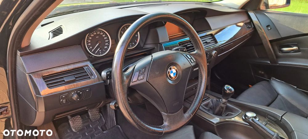 BMW Seria 5 525i - 9