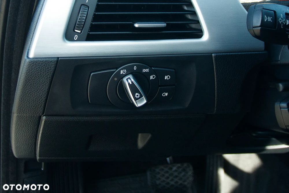 BMW Seria 3 318i Edition Sport - 19