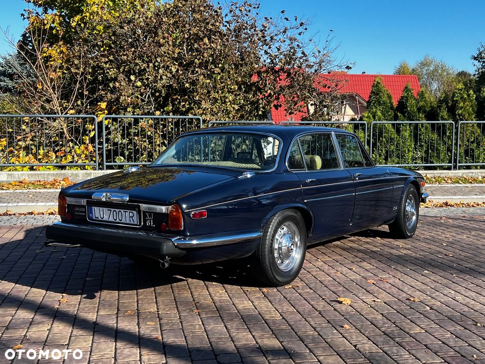 Jaguar XJ - 16