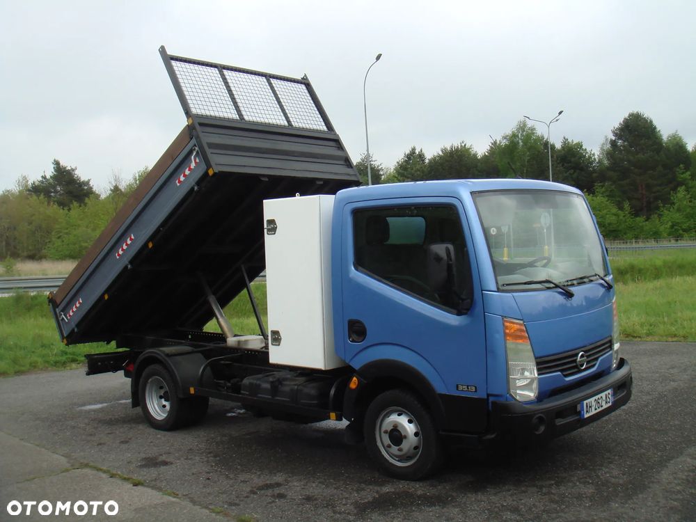 Nissan CABSTAR - 4