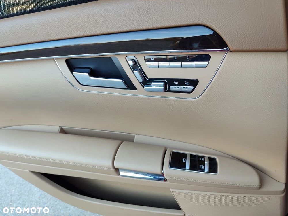 Mercedes-Benz Klasa S 400 Hybrid L - 12