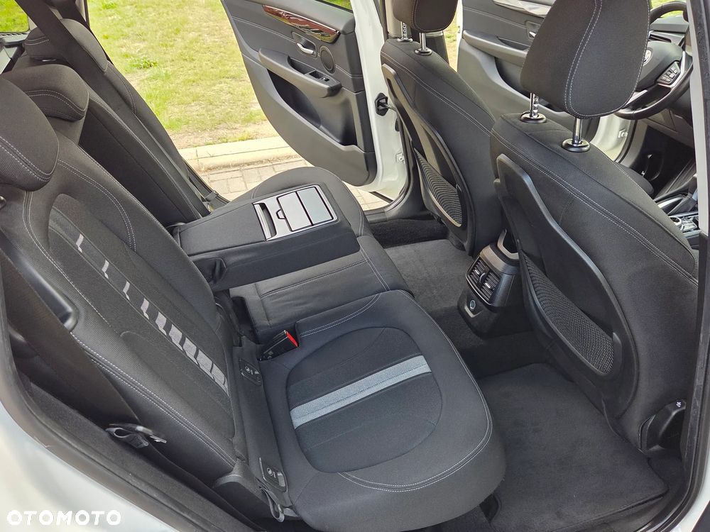 BMW Seria 2 218d Sport-Aut Sport Line - 23
