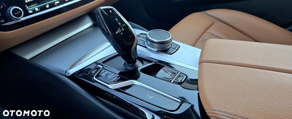 BMW Seria 5 520d Luxury Line - 29