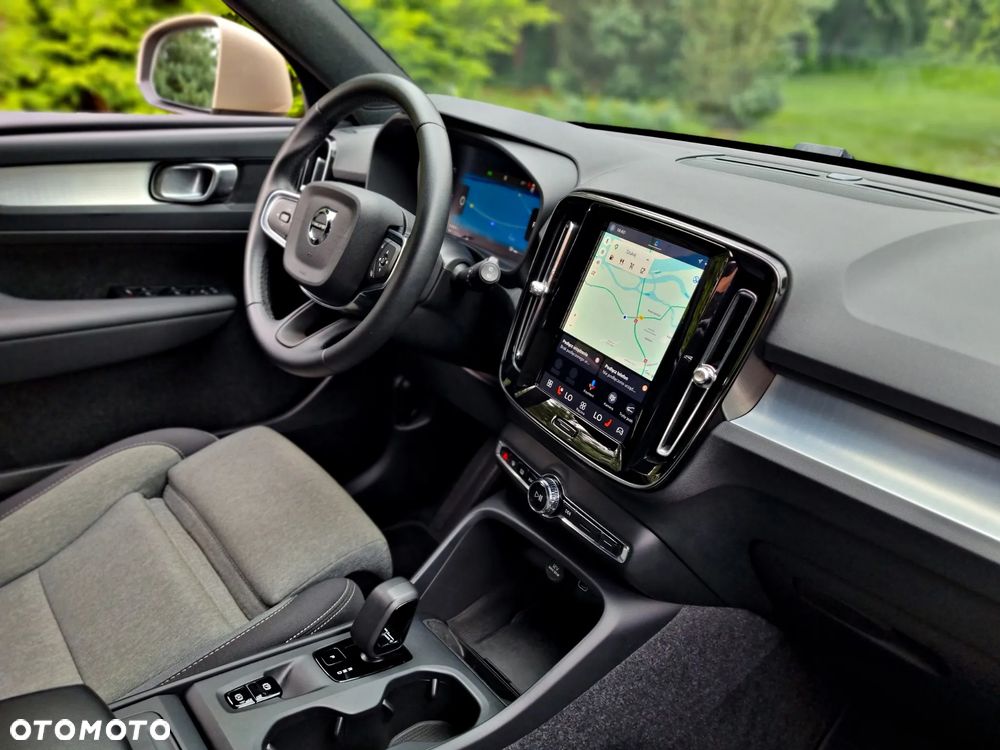 Volvo XC 40 B3 B DKG Ultra Black Edition - 35