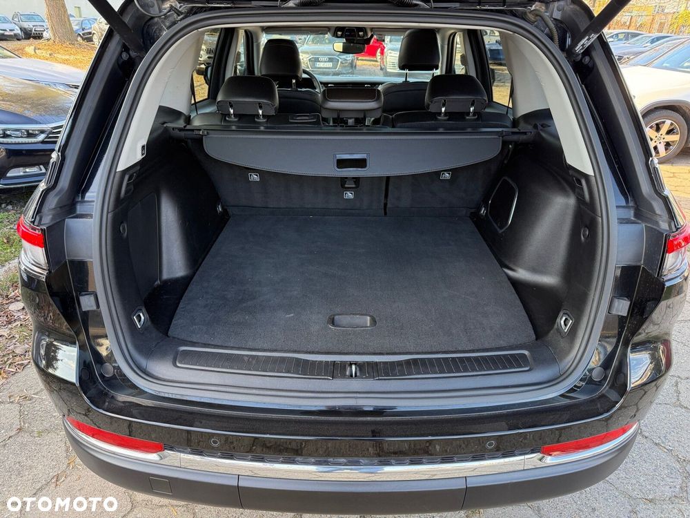 Jeep Grand Cherokee - 11