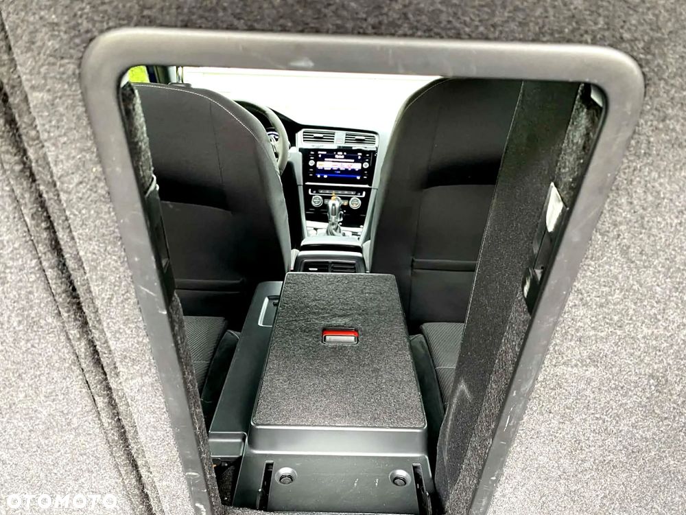 Volkswagen Golf - 28