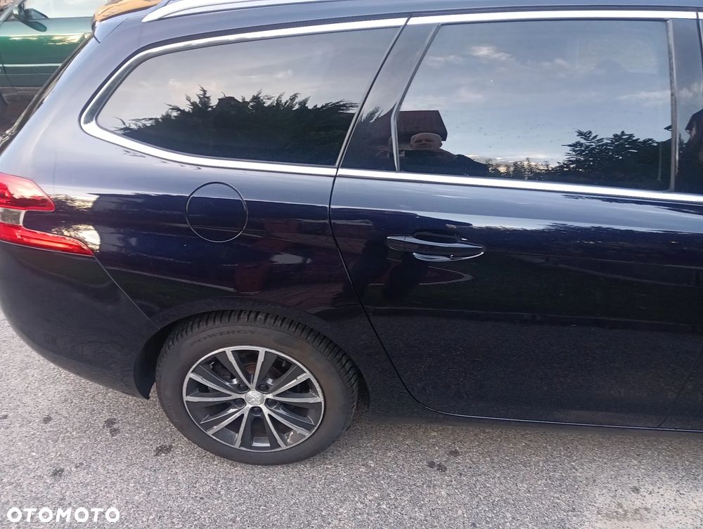 Peugeot 308 SW BlueHDi 120 EAT6 Stop & Start Allure - 30