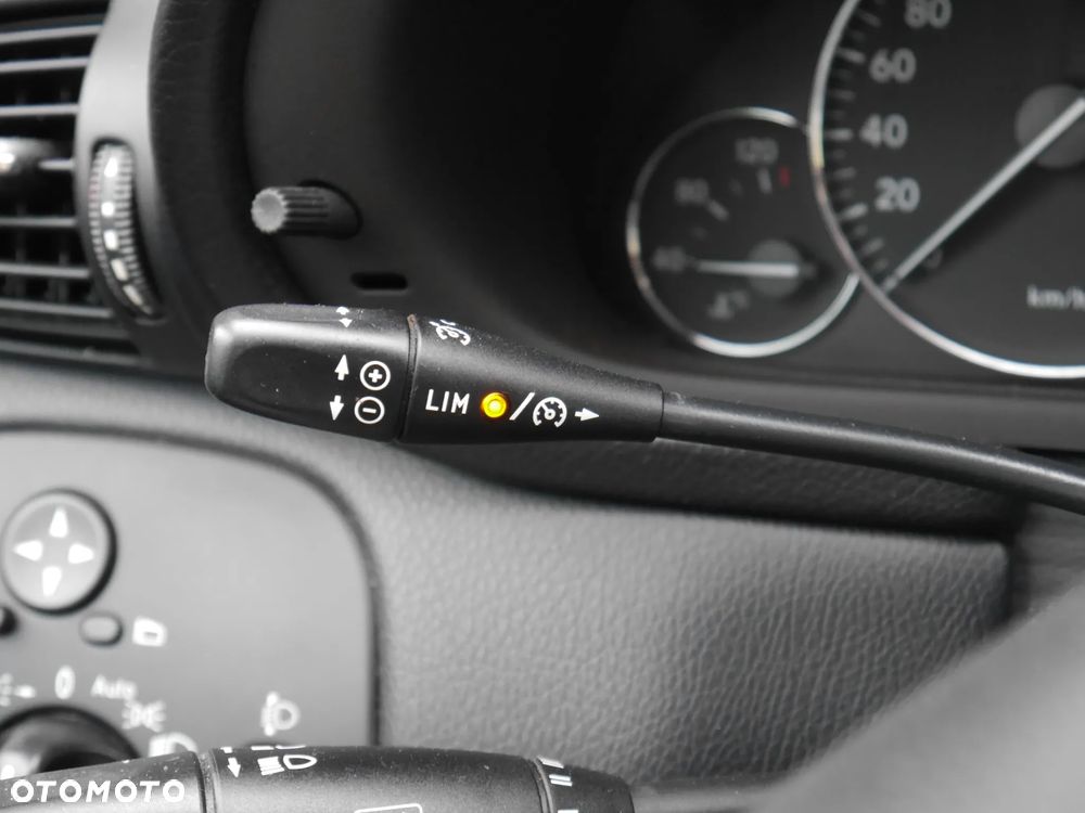 Mercedes-Benz Klasa C 180 Kompressor Automatik - 13