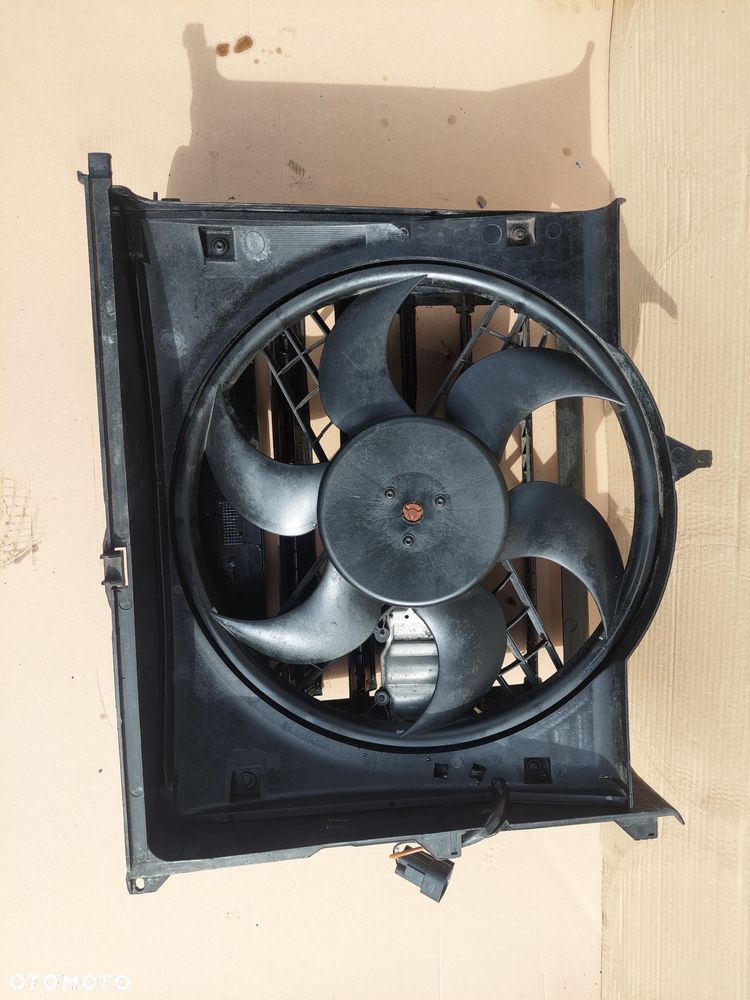 BMW E46 2.0D WENTYLATOR CHŁODNICY - 2