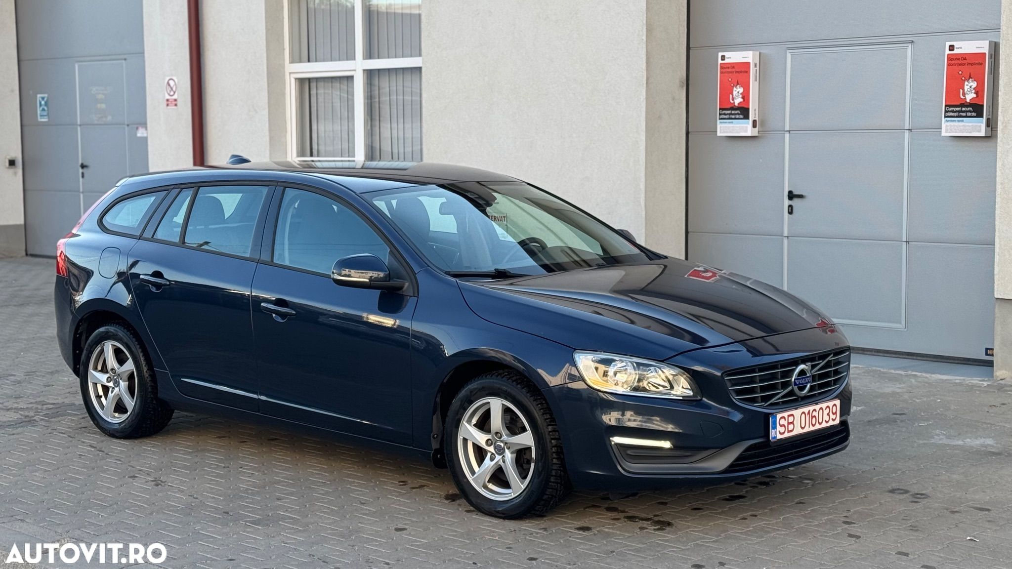 Volvo V60 D2 ECO Start-Stop Kinetic - 1