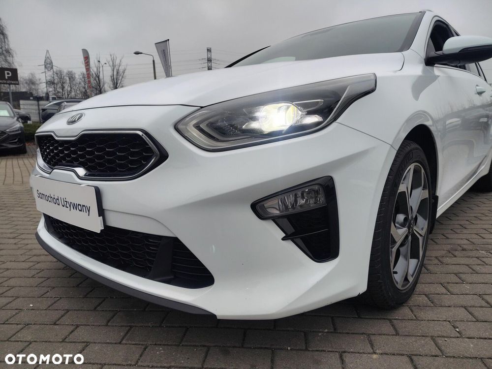 Kia Ceed - 10