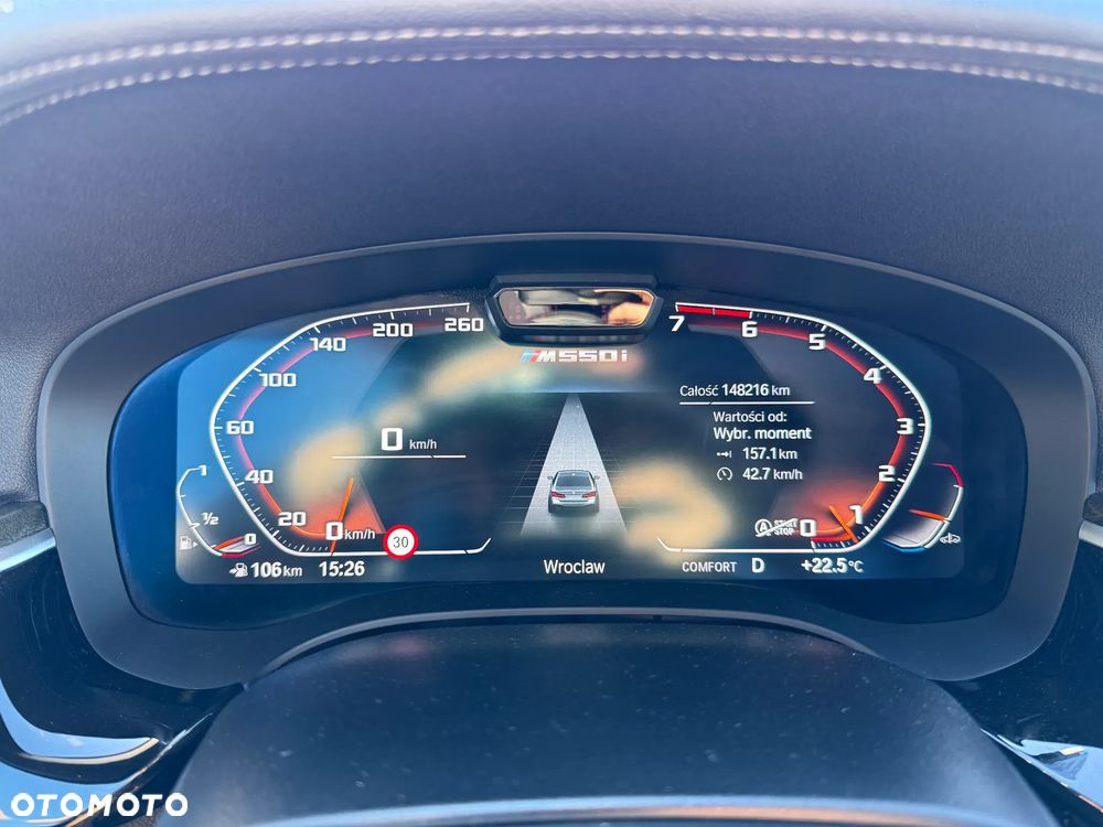 BMW Seria 5 M550i xDrive - 14