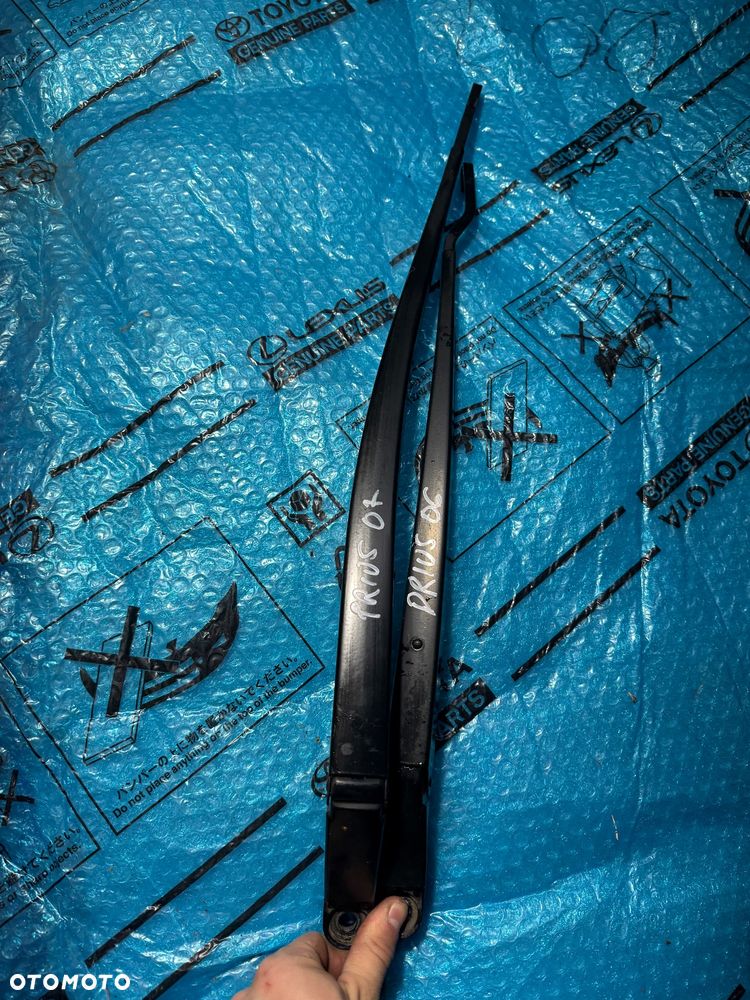 Ramiona wycieraczek Toyota Prius 03-09r. - 1